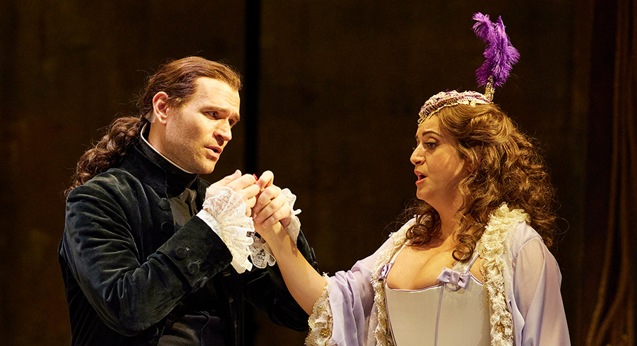 Michael Fabiano as Maurizio and Natalie Aroyan as Adriana Lecouvreur (photograph by Keith Saunders)